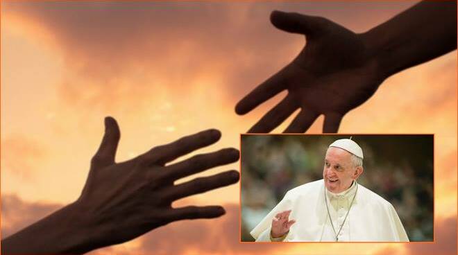 “Tendiamo la mano a chi ha meno”: Farmacisti in Aiuto rilancia l’appello alla solidarietà di Papa Francesco